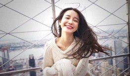 中国网红张大奕吃瓜,揭秘娱乐圈背后的真相
